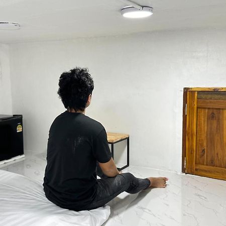 Megun Capsule 150 Cm Apartment Bangkok Luaran gambar