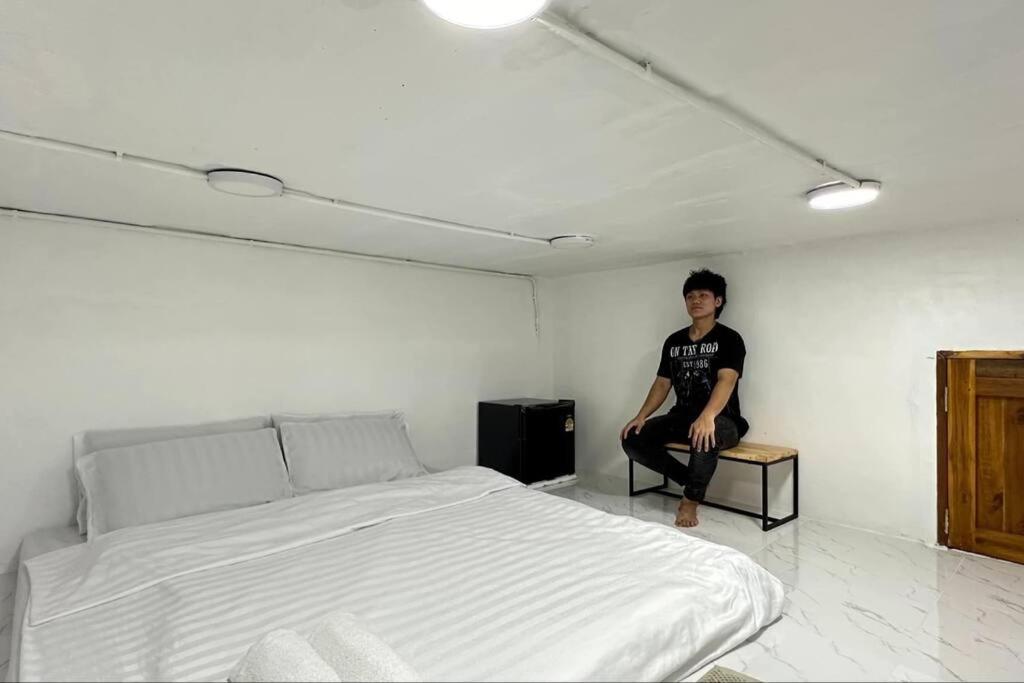 Megun Capsule 150 Cm Apartment Bangkok Luaran gambar