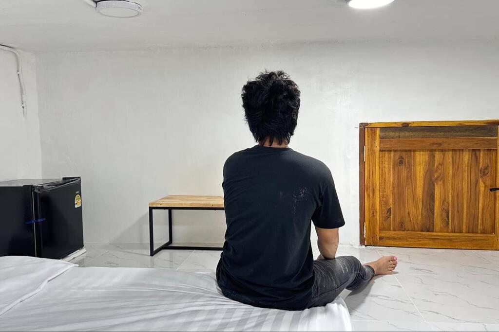 Megun Capsule 150 Cm Apartment Bangkok Luaran gambar