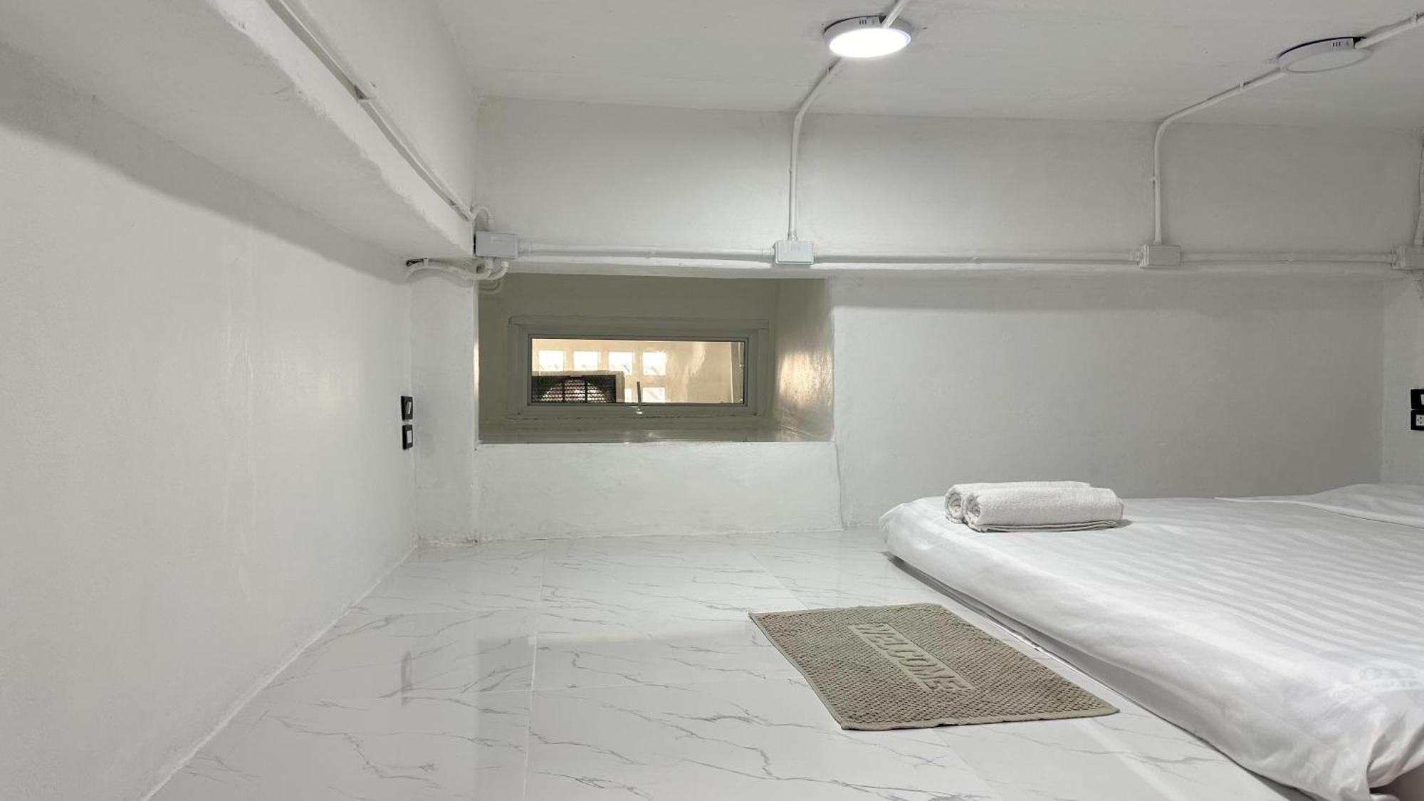 Megun Capsule 150 Cm Apartment Bangkok Luaran gambar