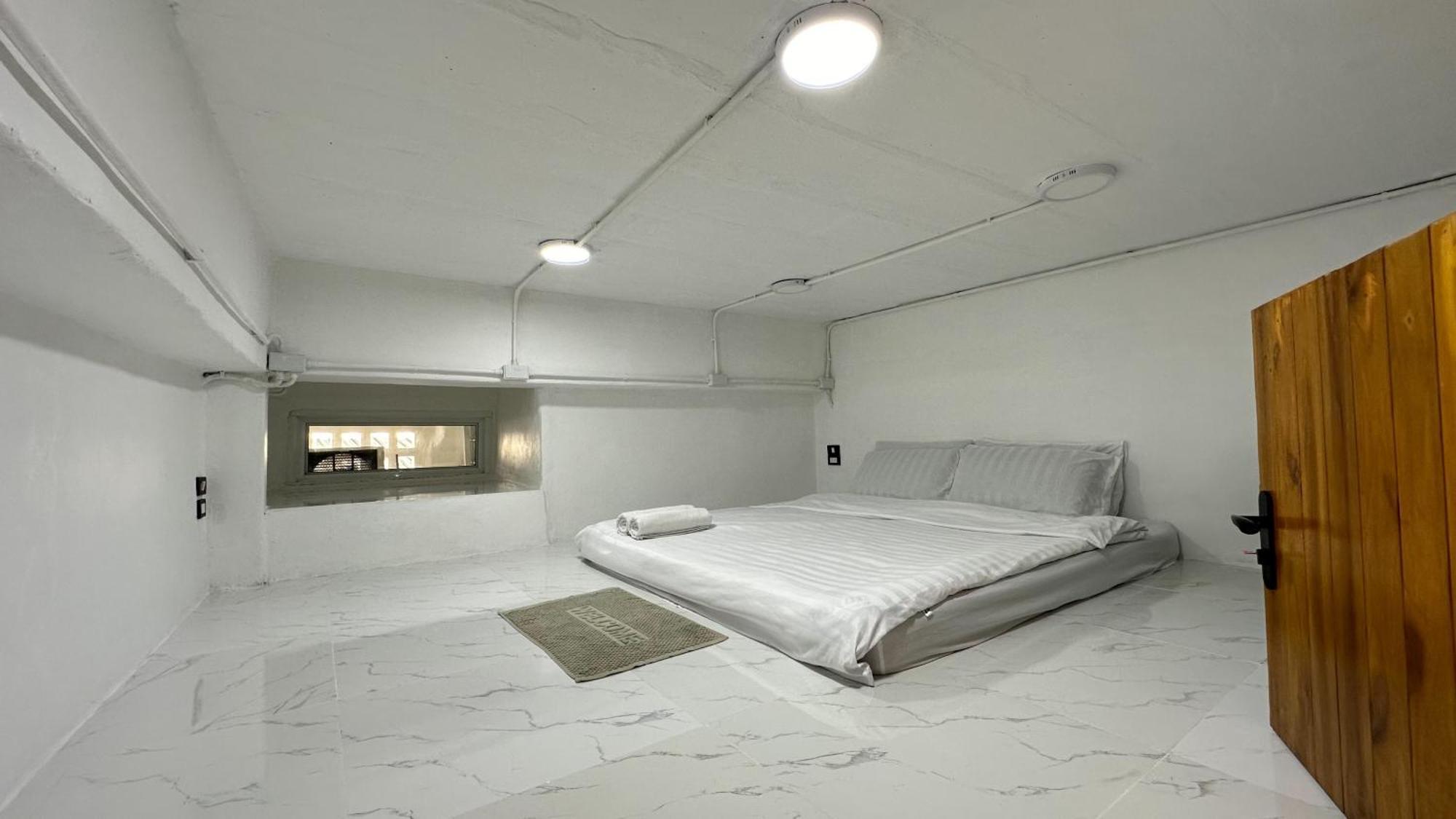 Megun Capsule 150 Cm Apartment Bangkok Luaran gambar