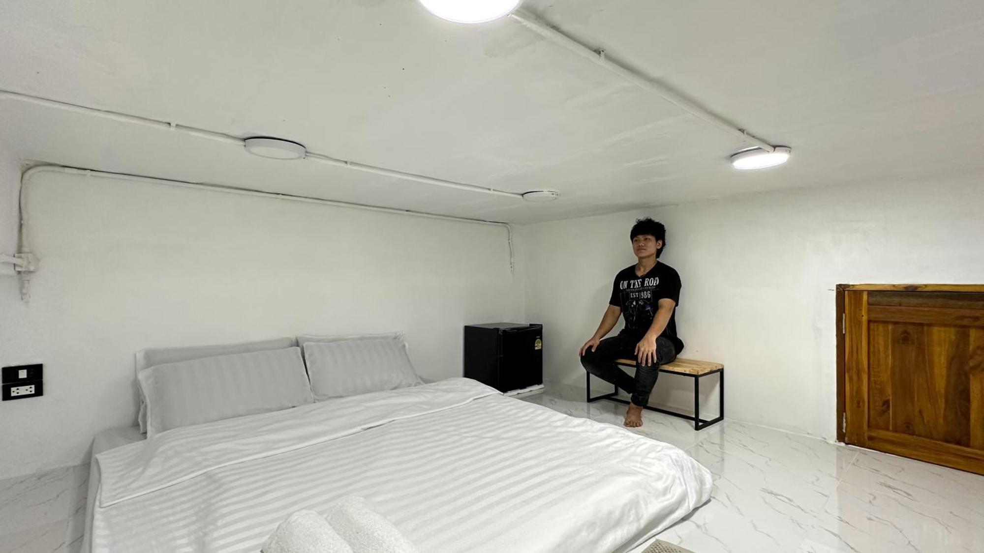Megun Capsule 150 Cm Apartment Bangkok Luaran gambar